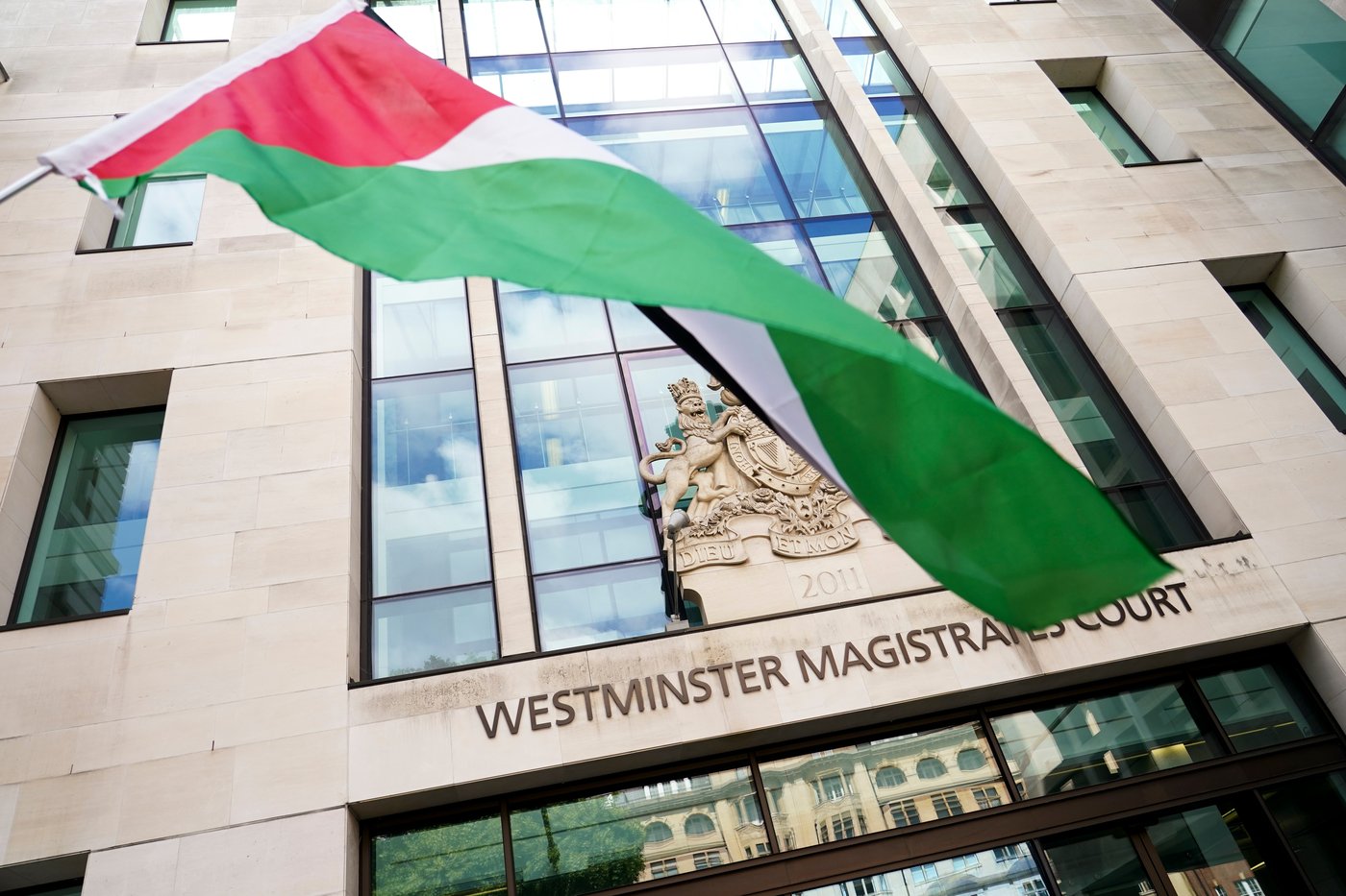 UK police arrests dozens at protest supporting banned group Palestine Action | iNFOnews.ca UK police arrests dozens at protest supporting banned group Palestine Action | iNFOnews.ca
