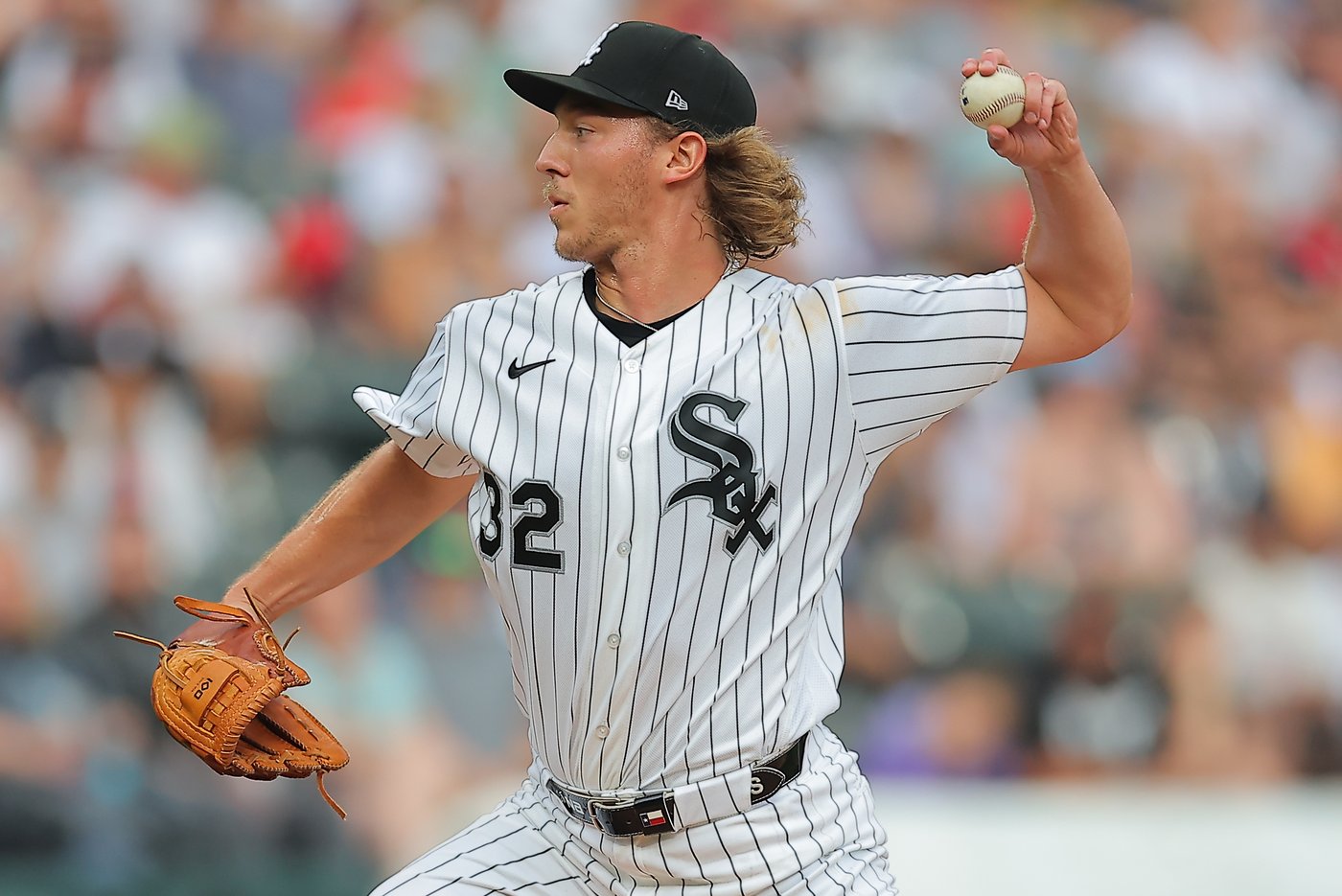 Colson Montgomery hits 3-run homer and White Sox top Guardians 5-3 to increase AL Central lead | iNFOnews.ca