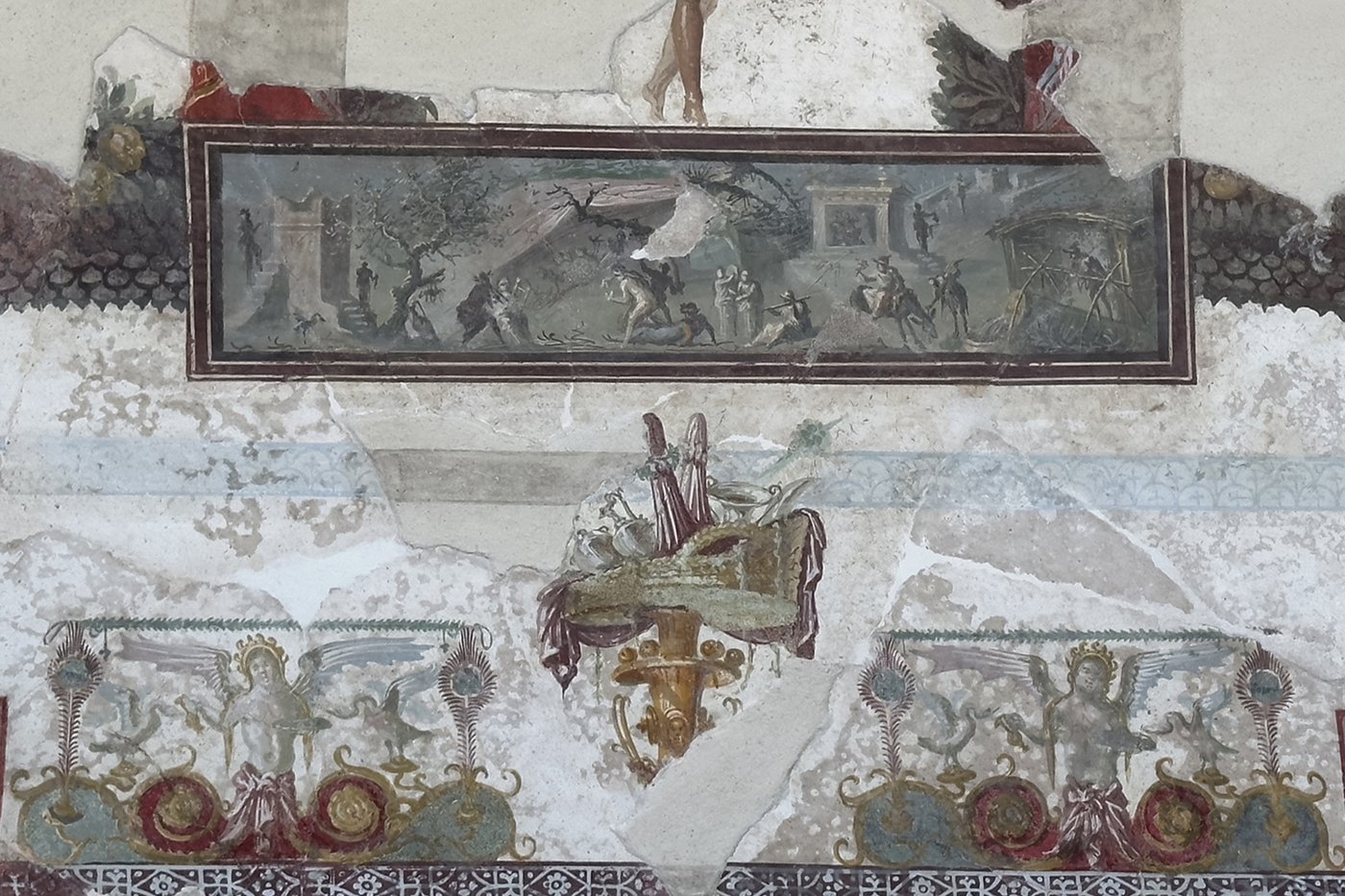 Pompeii archaeologists reconstruct frescoed ceiling of a banquet hall, with more fragments to come | iNFOnews.ca Pompeii archaeologists reconstruct frescoed ceiling of a banquet hall, with more fragments to come | iNFOnews.ca