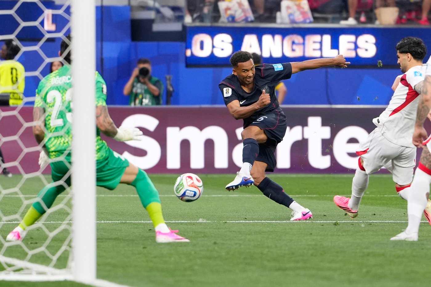 Turkey beats US 3-2 with last-gasp goal as Americans look ahead to World Cup knockout stage | iNFOnews.ca