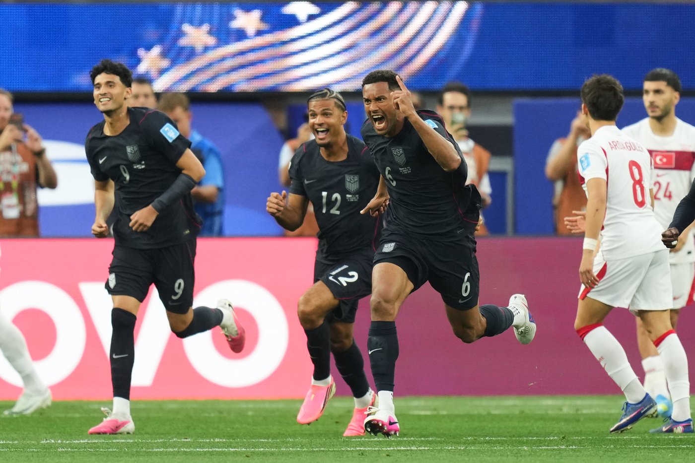 Turkey beats US 3-2 with last-gasp goal as Americans look ahead to World Cup knockout stage | iNFOnews.ca