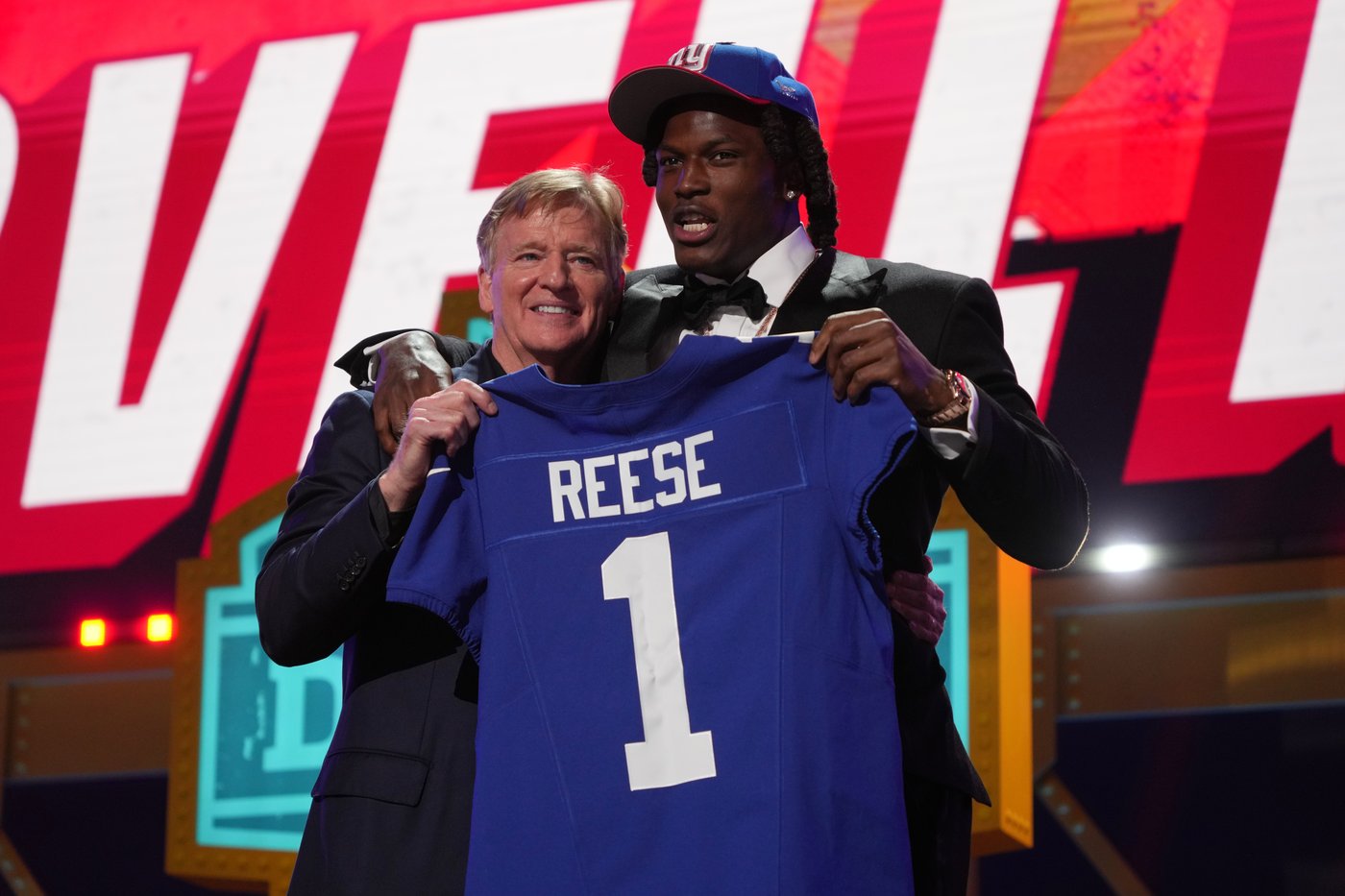 Giants select Arvell Reese and Francis Mauigoa with 5th and 10th picks in the NFL draft | iNFOnews.ca