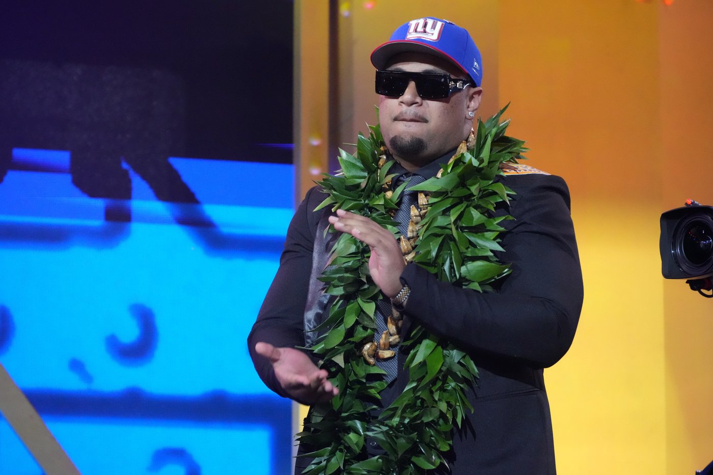 Giants select Arvell Reese and Francis Mauigoa with 5th and 10th picks in the NFL draft | iNFOnews.ca