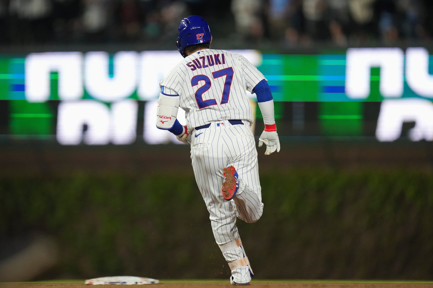 Imanaga sharp, Hoerner and Suzuki hit HRs as Cubs beat Phillies 7-4 for 7th straight win | iNFOnews.ca