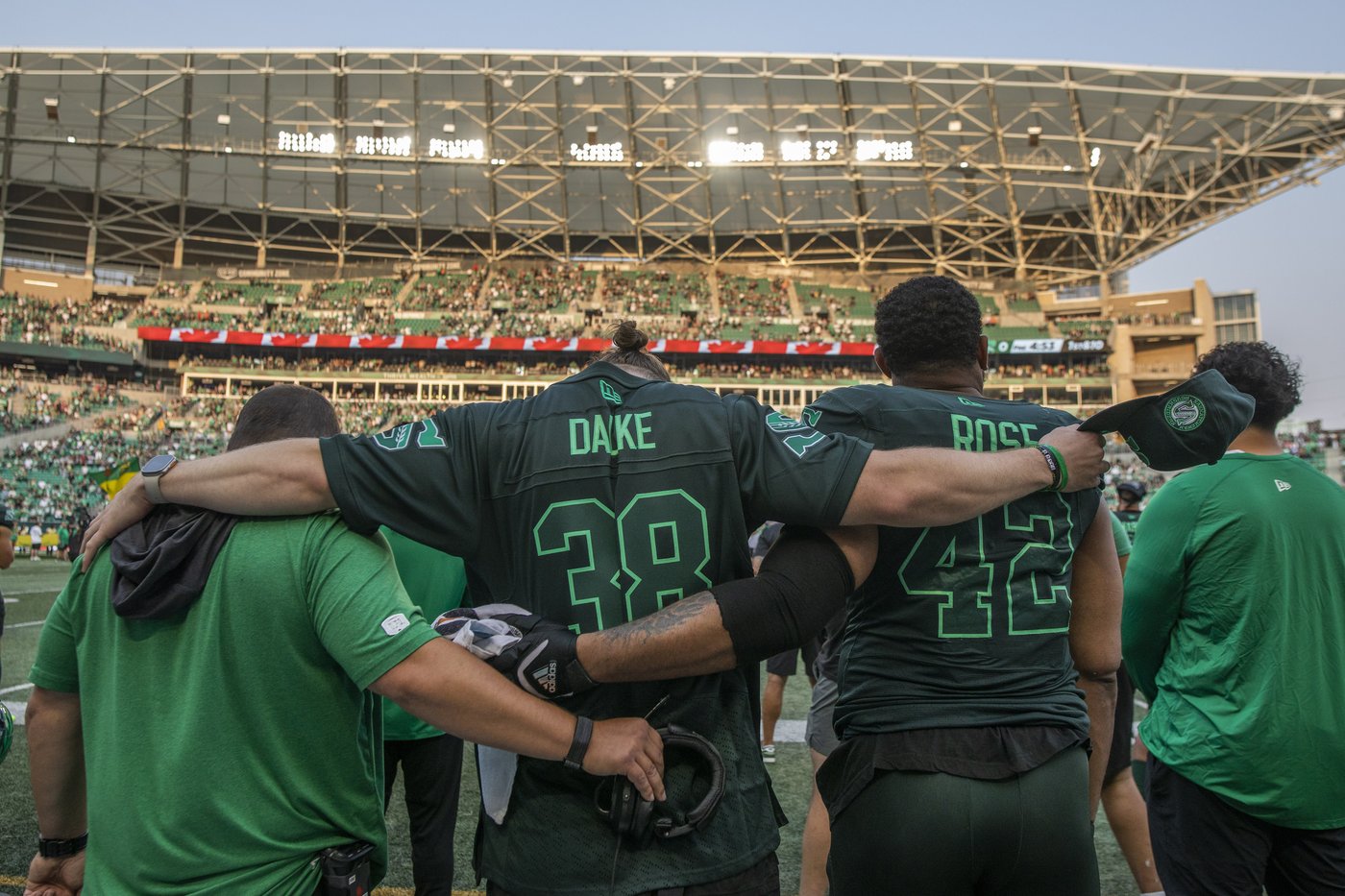 Saskatchewan Roughrider fans pay tribute to player and man killed in crash | iNFOnews.ca Saskatchewan Roughrider fans pay tribute to player and man killed in crash | iNFOnews.ca