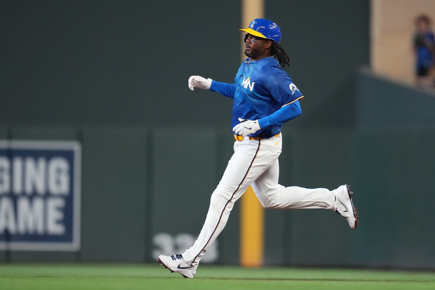 Brooks Lee homers, Twins score four runs in the sixth in 5-3 win over Royals | iNFOnews.ca Brooks Lee homers, Twins score four runs in the sixth in 5-3 win over Royals | iNFOnews.ca