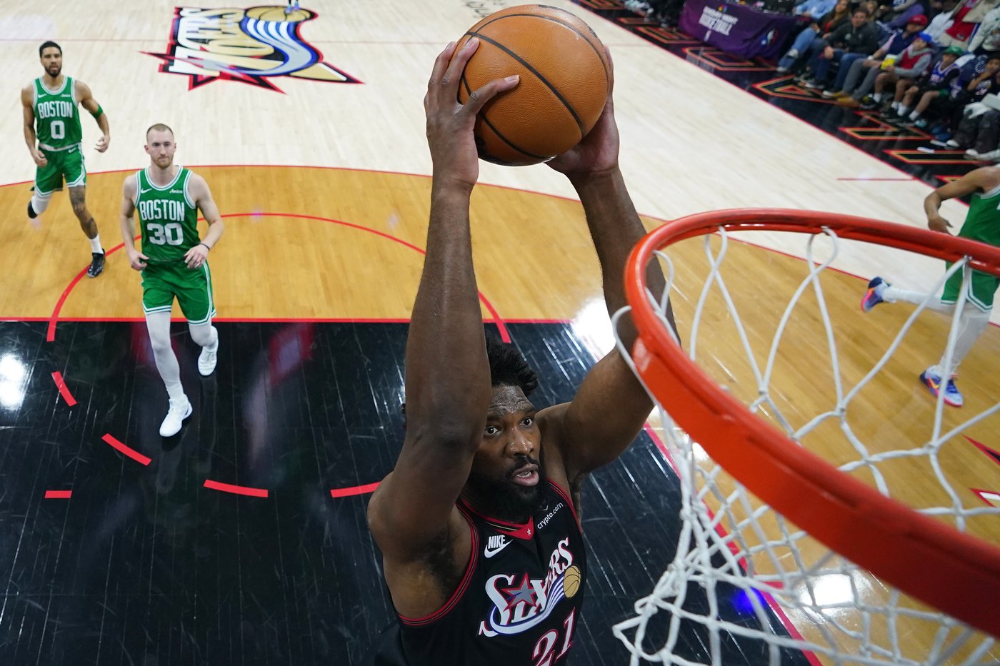 Joel Embiid made a gutsy return from an appendectomy. The 76ers are still in trouble against Boston | iNFOnews.ca