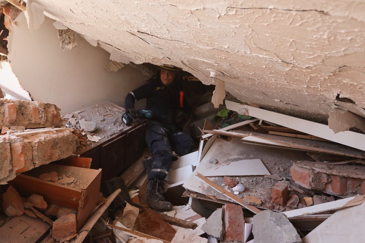Deadly 7.4 magnitude earthquake hits Colombia, leaving widespread destruction, in photos | iNFOnews.ca