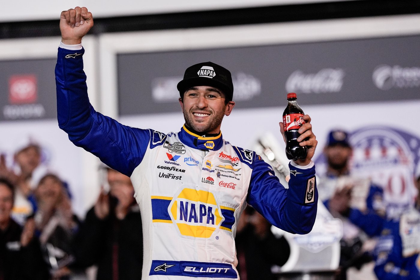 Chase Elliott had 1st Daytona 500 title in sight before losing out in last-lap wreck to Reddick | iNFOnews.ca