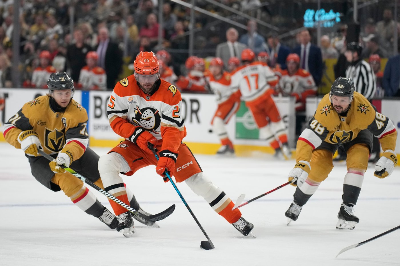 Ducks beat Golden Knights 3-1 and send series back to Anaheim at 1-1 | iNFOnews.ca