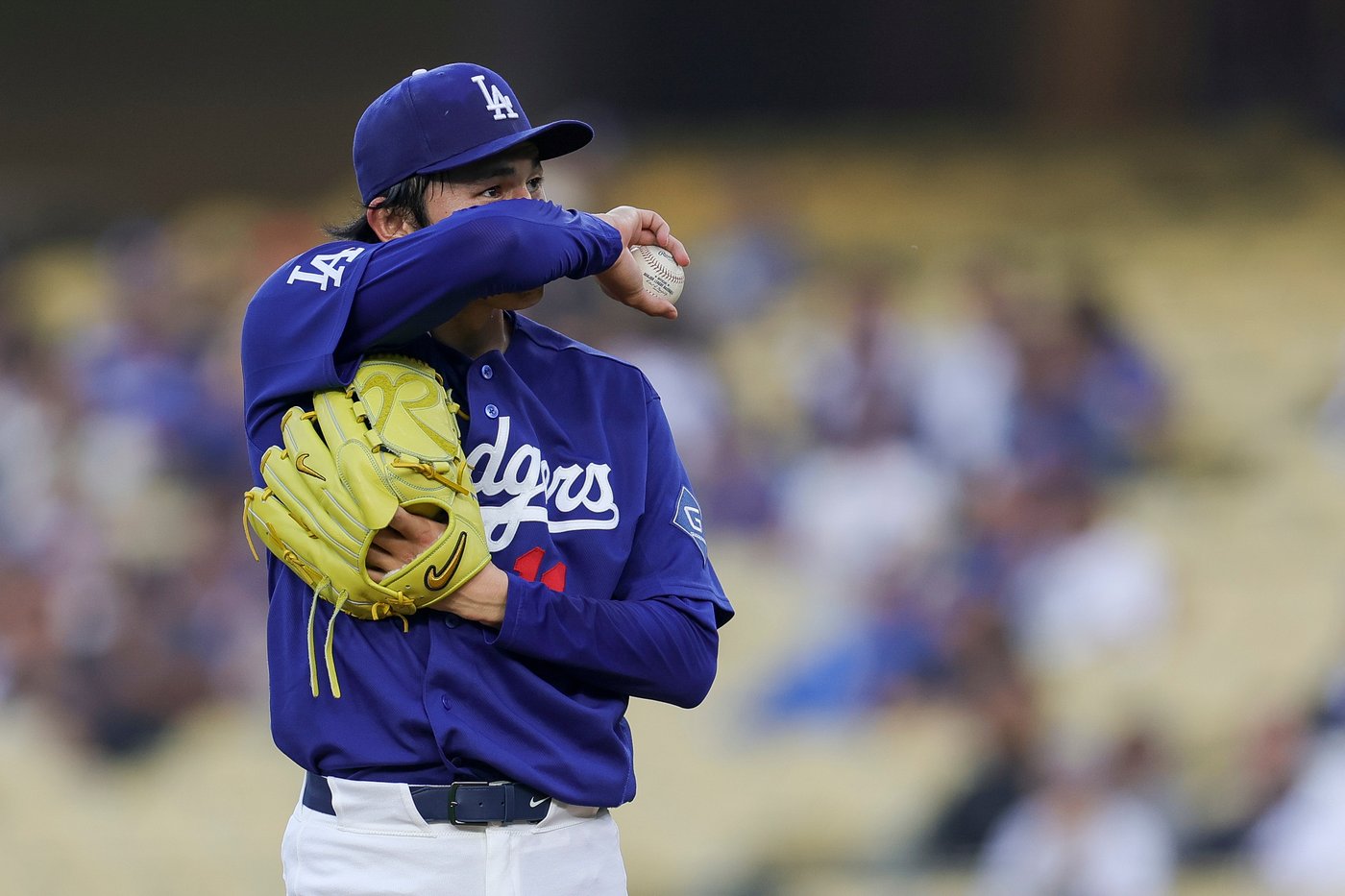 Dodgers pitcher Roki Sasaki struggles again in exhibition start against the Angels | iNFOnews.ca