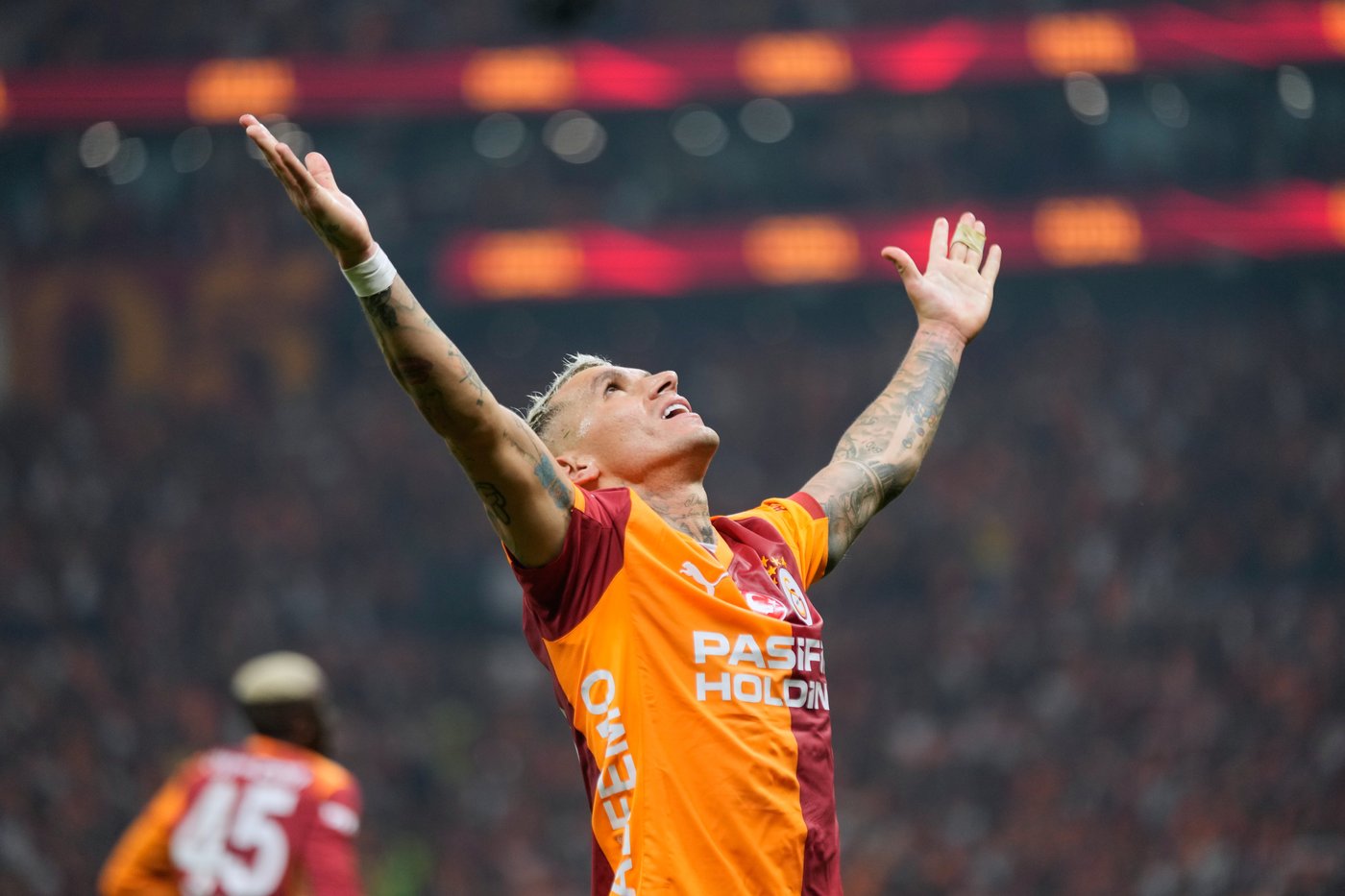 Galatasaray posts about 'evil inside' refereeing during key title race win over Fenerbahce | iNFOnews.ca