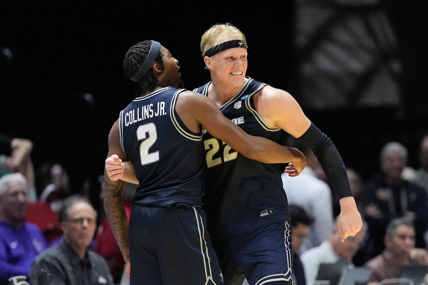 Number of perfect March Madness brackets dwindles into the hundreds after the first round | iNFOnews.ca