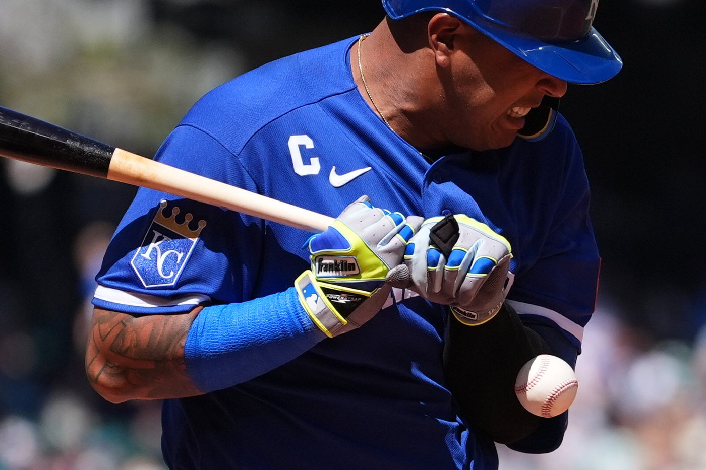 Royals hold Mariners to 4 hits for a 4-1 win and 3-game series sweep | iNFOnews.ca