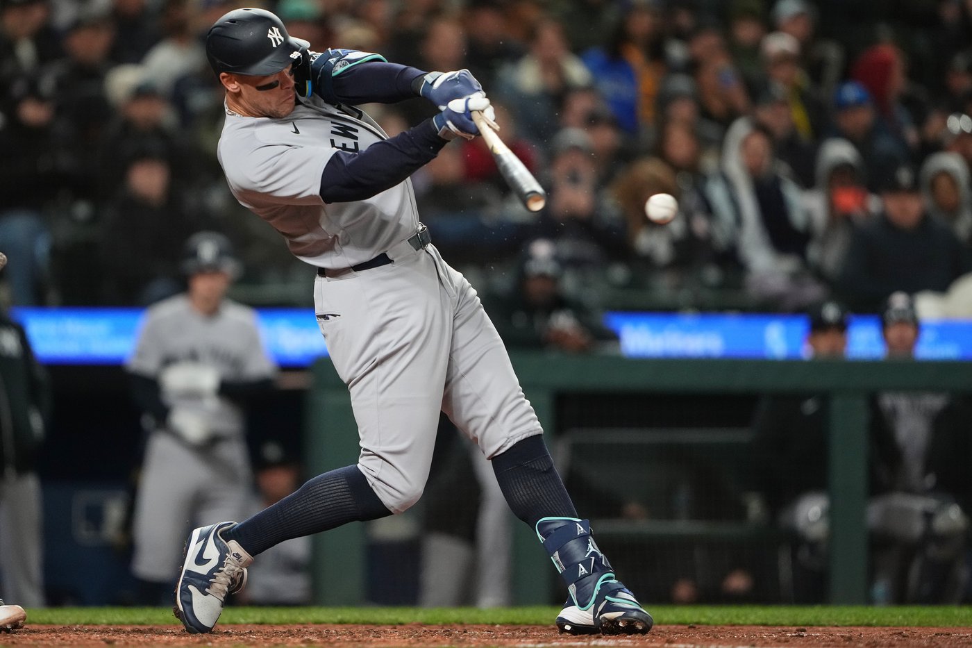 Yankees 5 for 5 on ABS challenges with umpire Mike Estabrook behind the plate | iNFOnews.ca Yankees 5 for 5 on ABS challenges with umpire Mike Estabrook behind the plate | iNFOnews.ca