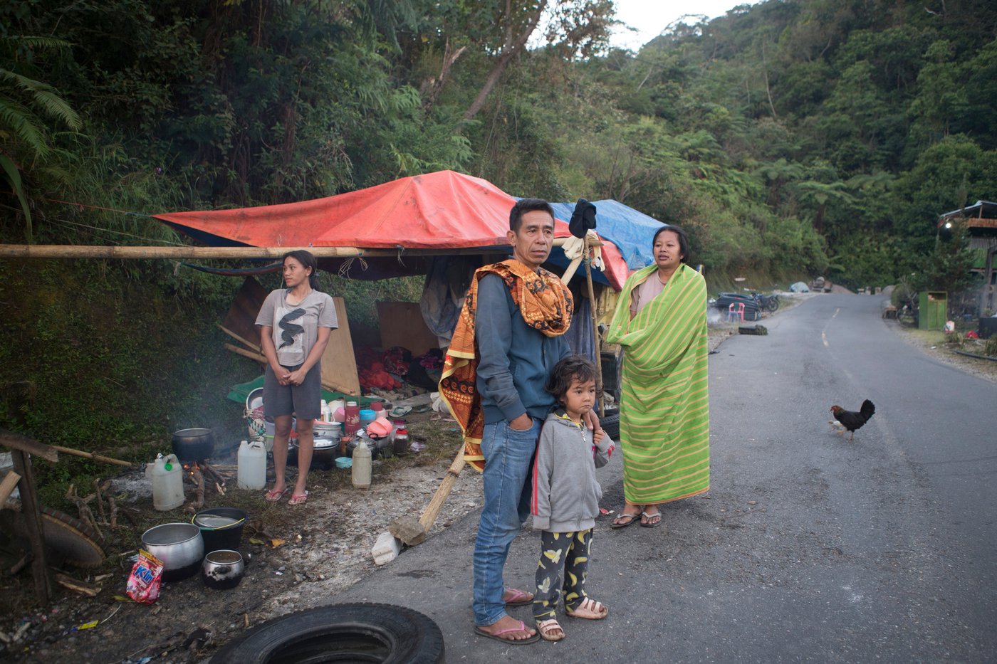 Thousands in Indonesia await aid after quake kills 68, overshadowing Independence Day | iNhome Thousands in Indonesia await aid after quake kills 68, overshadowing Independence Day | iNhome