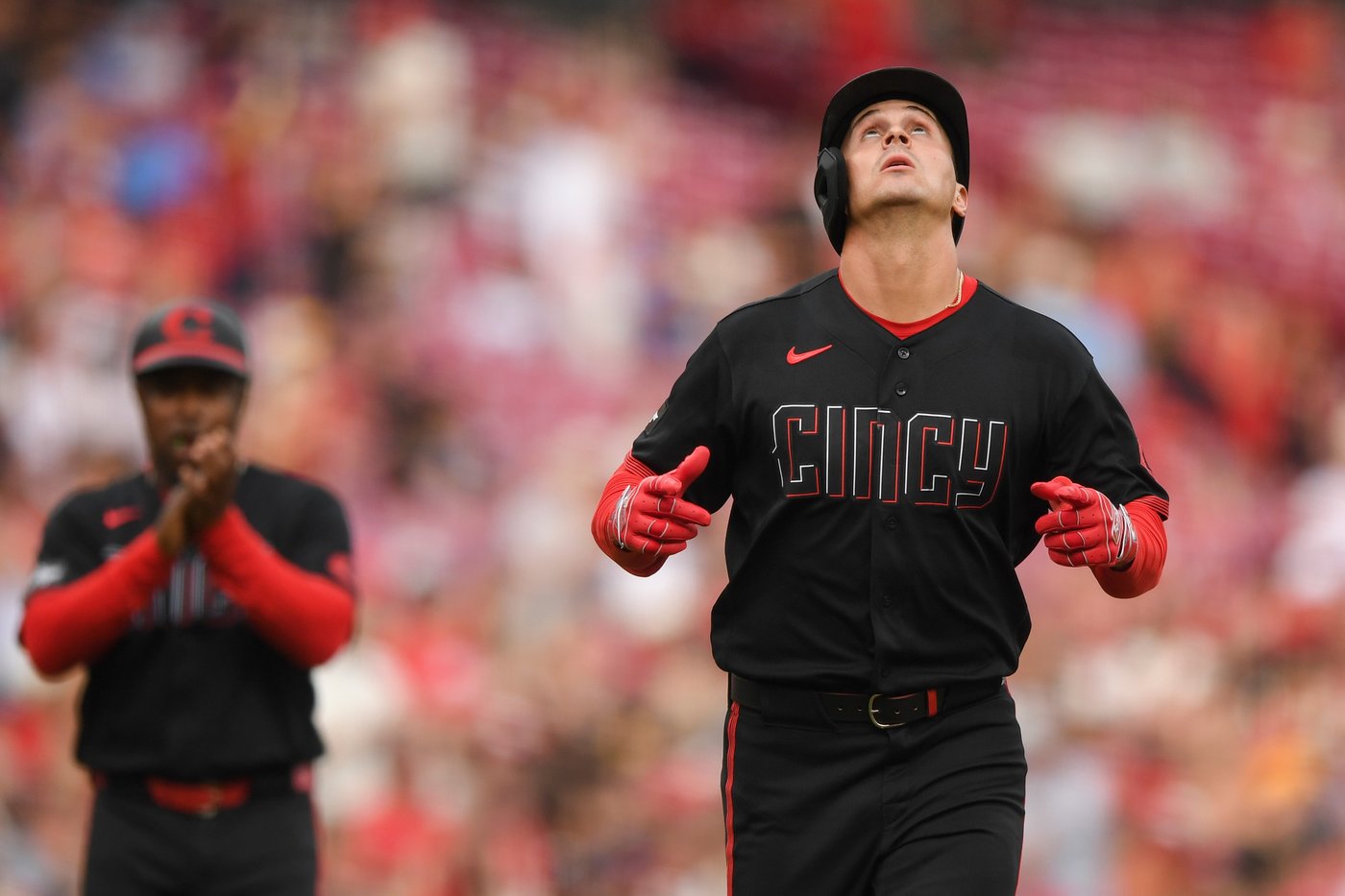 Sal Stewart hits 2-run HR, drives in 4 as Reds come back to beat Pirates 8-7 | iNFOnews.ca