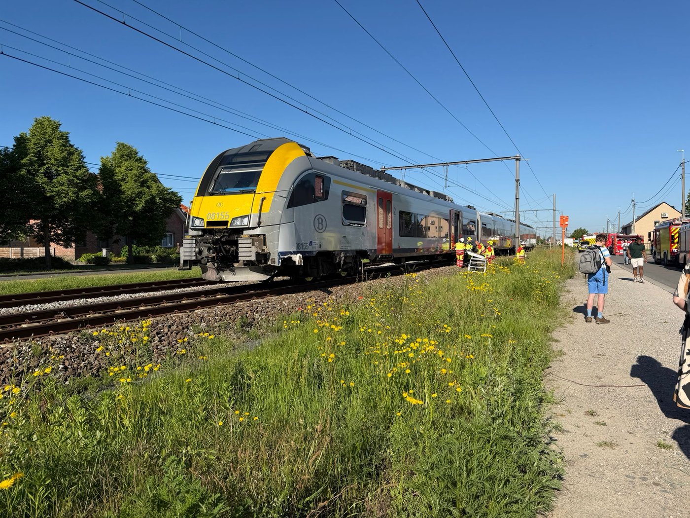 4 dead, 5 hurt in a crash between a train and a school bus, Belgian officials say | iNwheels