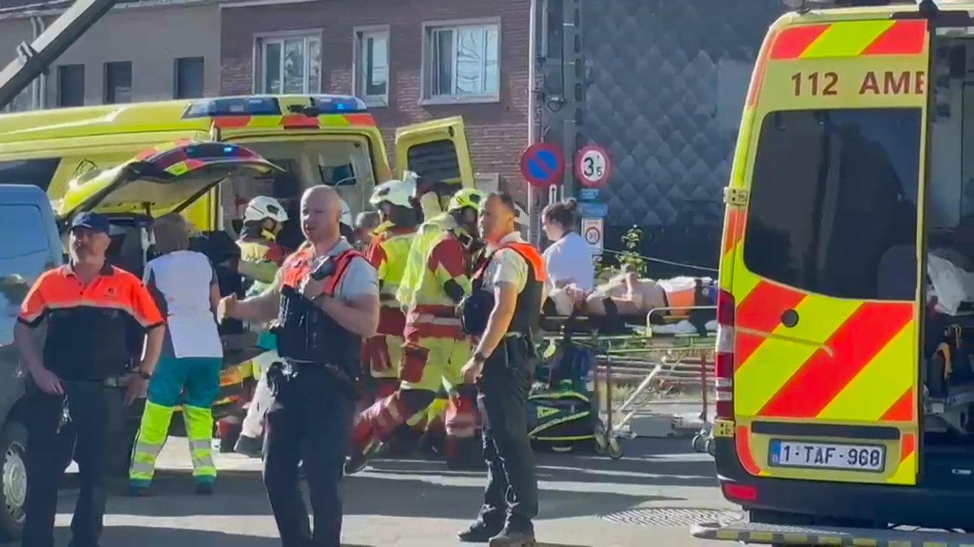 4 dead, 5 hurt in a crash between a train and a school bus, Belgian officials say | iNwheels