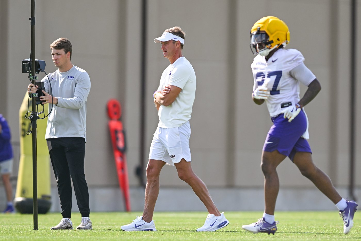 Lane Kiffin addresses high expectations as LSU opens spring practice under its new coach | iNFOnews.ca