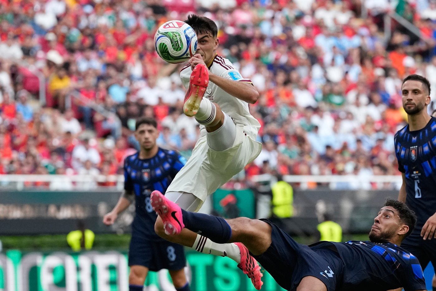 Spain wins its World Cup group, beating Uruguay 1-0 as Muslera’s error sends 2-time champion home | iNFOnews.ca Spain wins its World Cup group, beating Uruguay 1-0 as Muslera’s error sends 2-time champion home | iNFOnews.ca