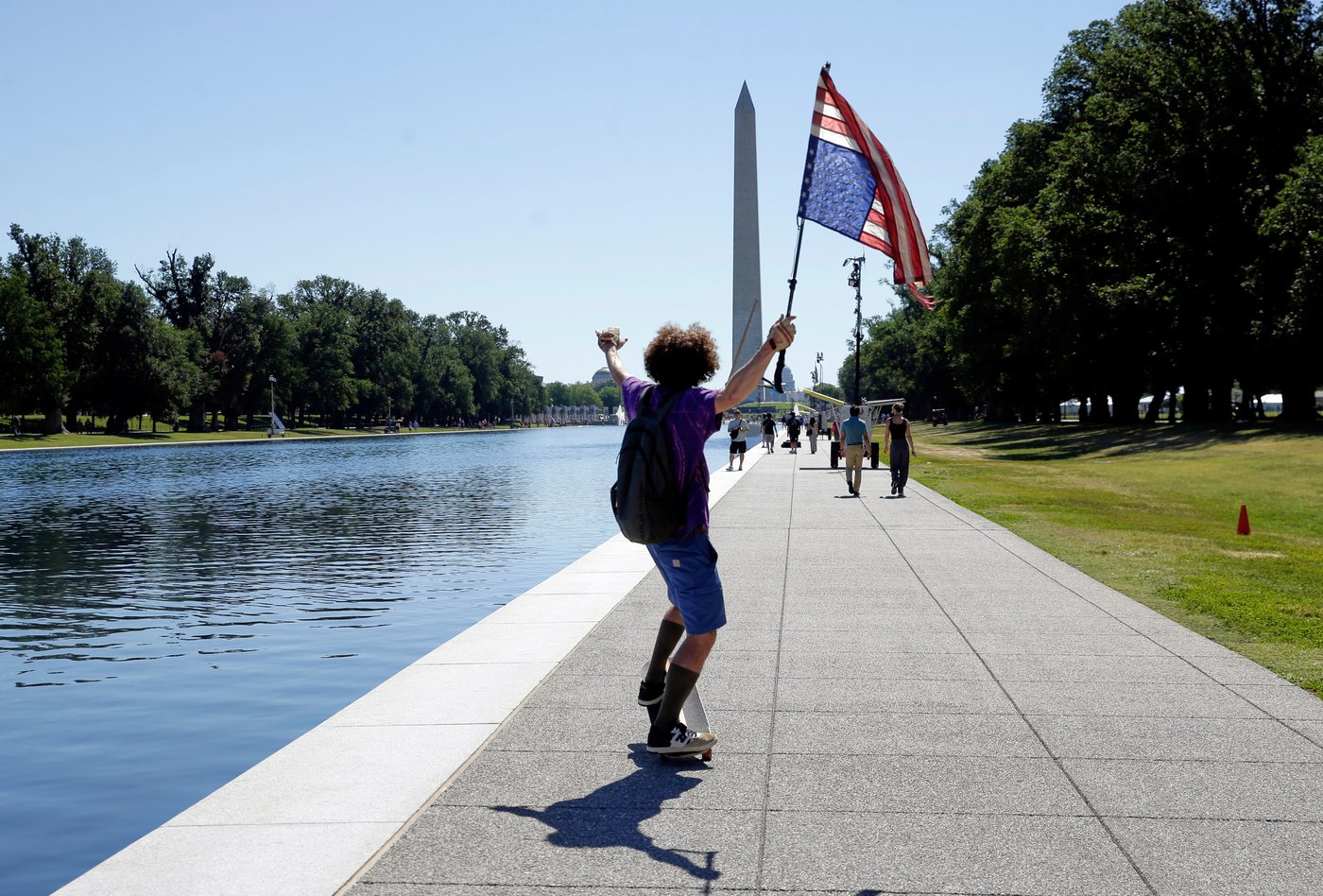 Reflecting Pool liner was cut with a sharp knife or razor, National Park Service says | iNFOnews.ca