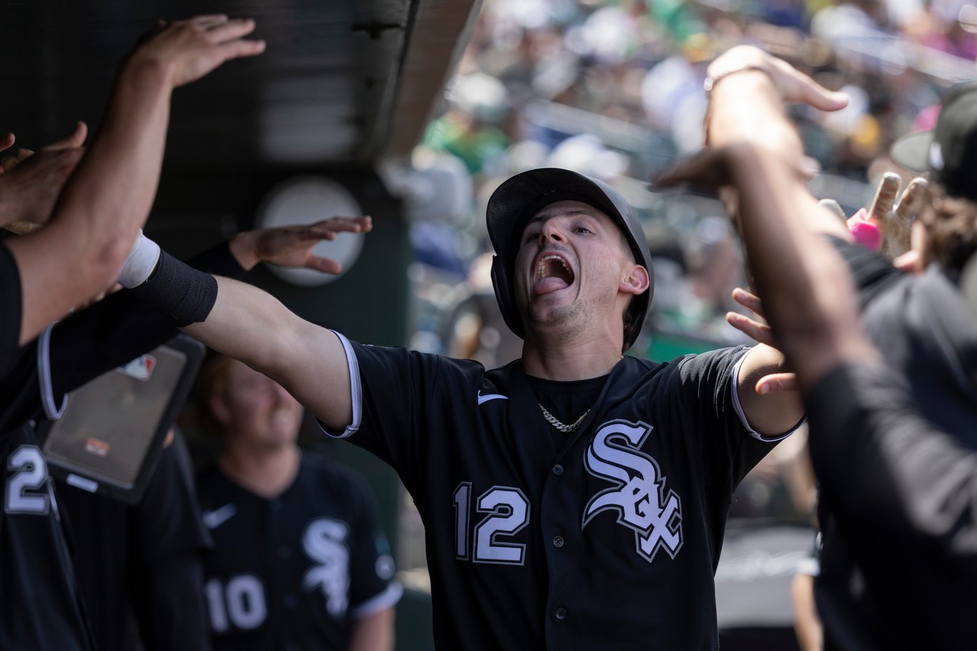 Munetaka Murakami homers and White Sox go deep 4 times to back Noah Schultz in 7-4 win over A's | iNFOnews.ca