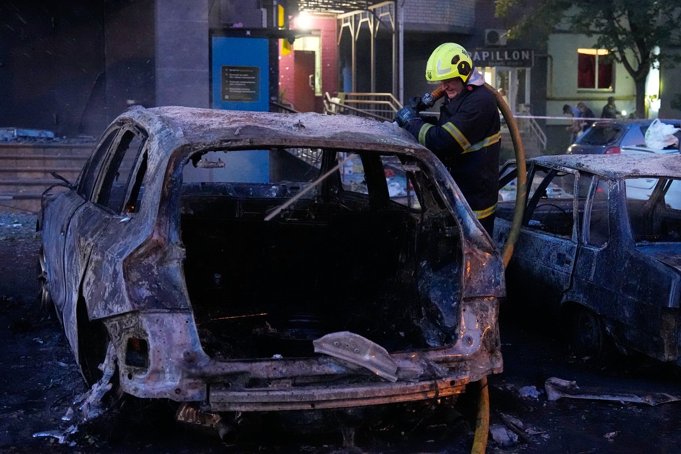 Russia hits Ukrainian capital with ballistic missiles and drones, killing at least 9 | iNFOnews.ca