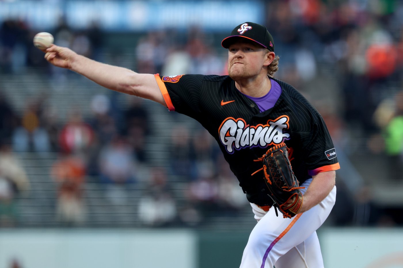 Giants ace Logan Webb goes on 15-day IL with right knee bursitis | iNFOnews.ca