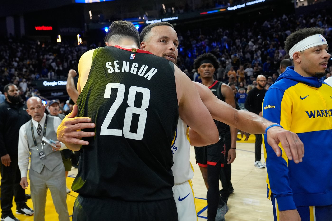After missing more than 2 months with right knee injury, Stephen Curry returns for Warriors | iNFOnews.ca