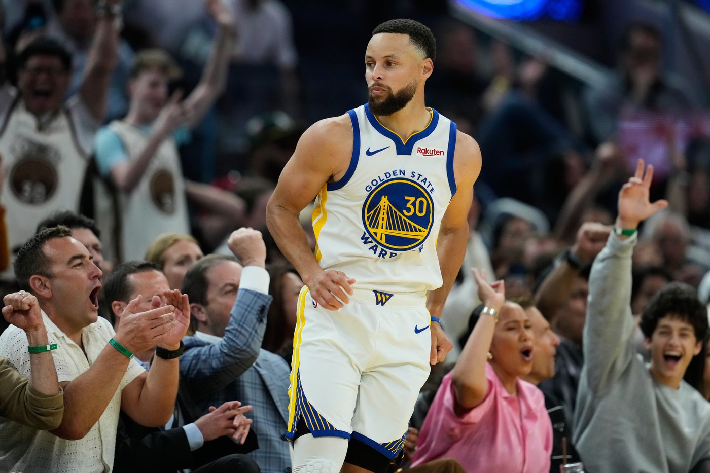 After missing more than 2 months with right knee injury, Stephen Curry returns for Warriors | iNFOnews.ca