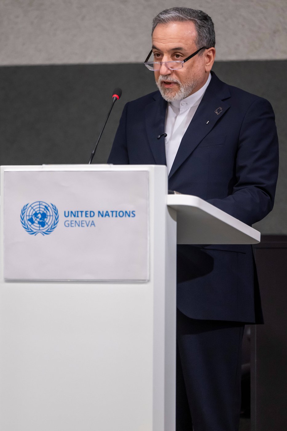 Iran says it temporarily closed the Strait of Hormuz as it held more indirect talks with the US | iNFOnews.ca