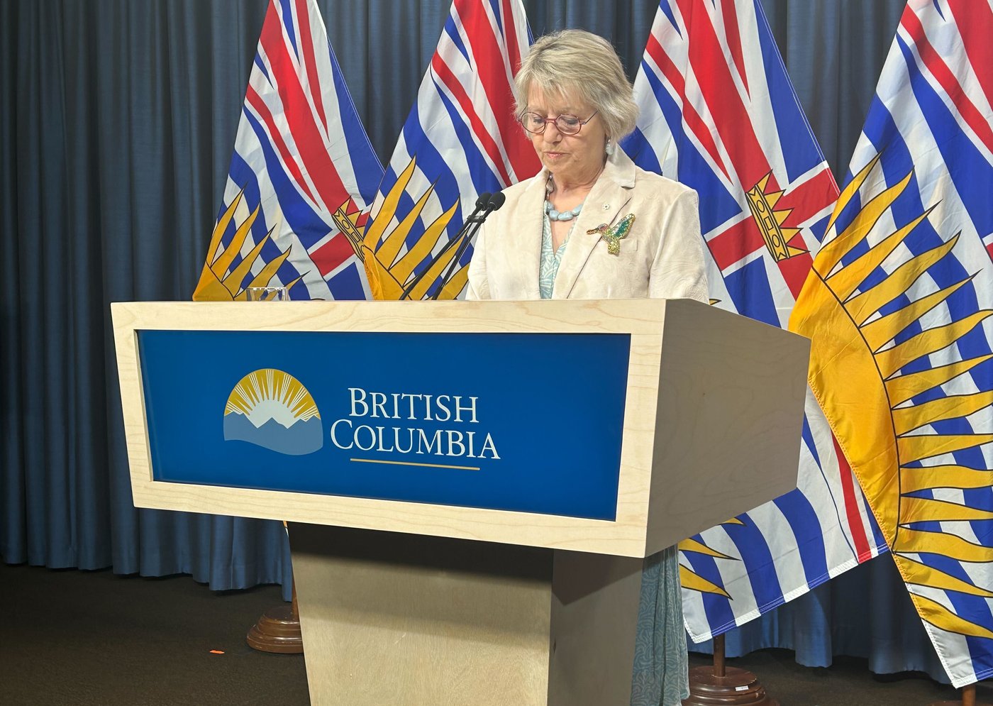 Canadians on ship at centre of hantavirus outbreak land in Canada | iNFOnews.ca