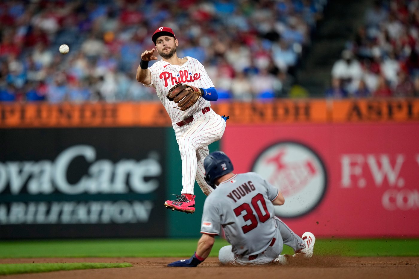 Abrams hits tiebreaking triple in 11th and pitcher Mikolas drives in run as Nats beat Phils 10-4 | iNFOnews.ca Abrams hits tiebreaking triple in 11th and pitcher Mikolas drives in run as Nats beat Phils 10-4 | iNFOnews.ca