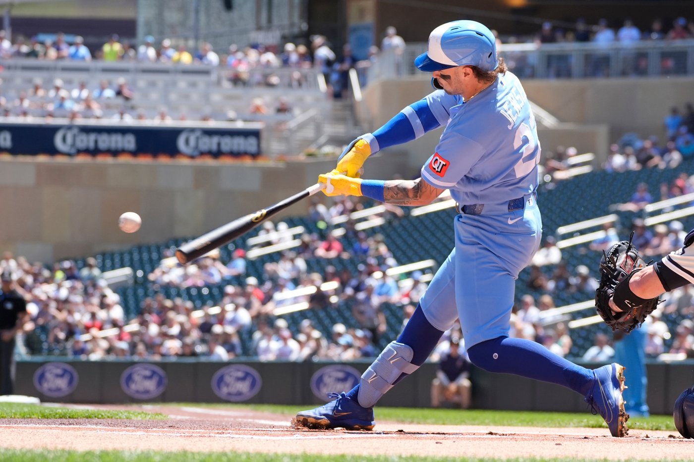 Witt's RBI single caps ninth-inning comeback as Royals beat Twins 3-2 | iNFOnews.ca