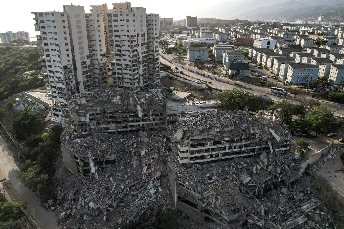 Photos show rescue efforts across earthquake-ravaged Venezuela | iNFOnews.ca