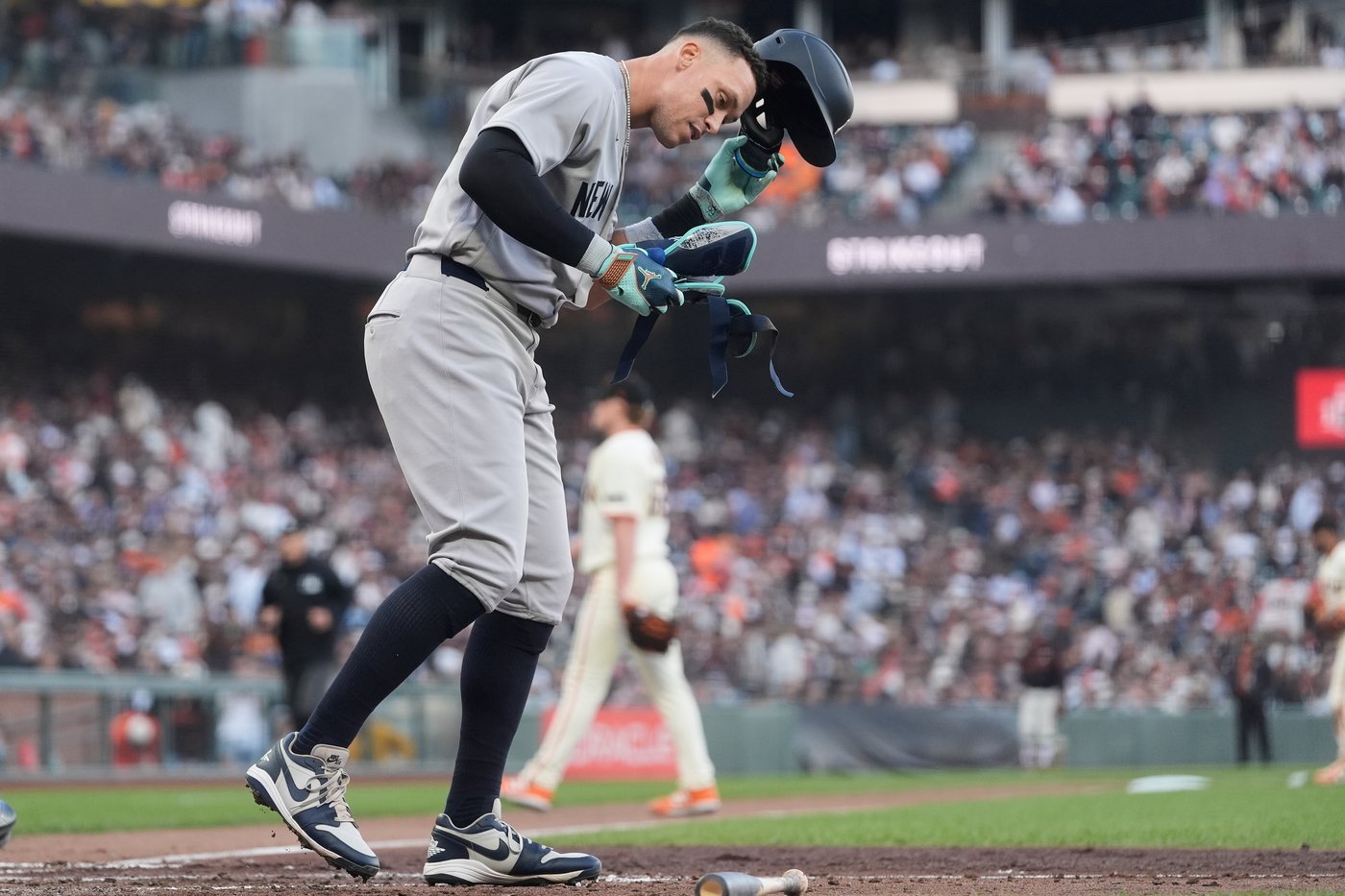 Judge goes hitless on opening day for first time, Yankees top Giants 7-0 as robot umpire debuts | iNFOnews.ca
