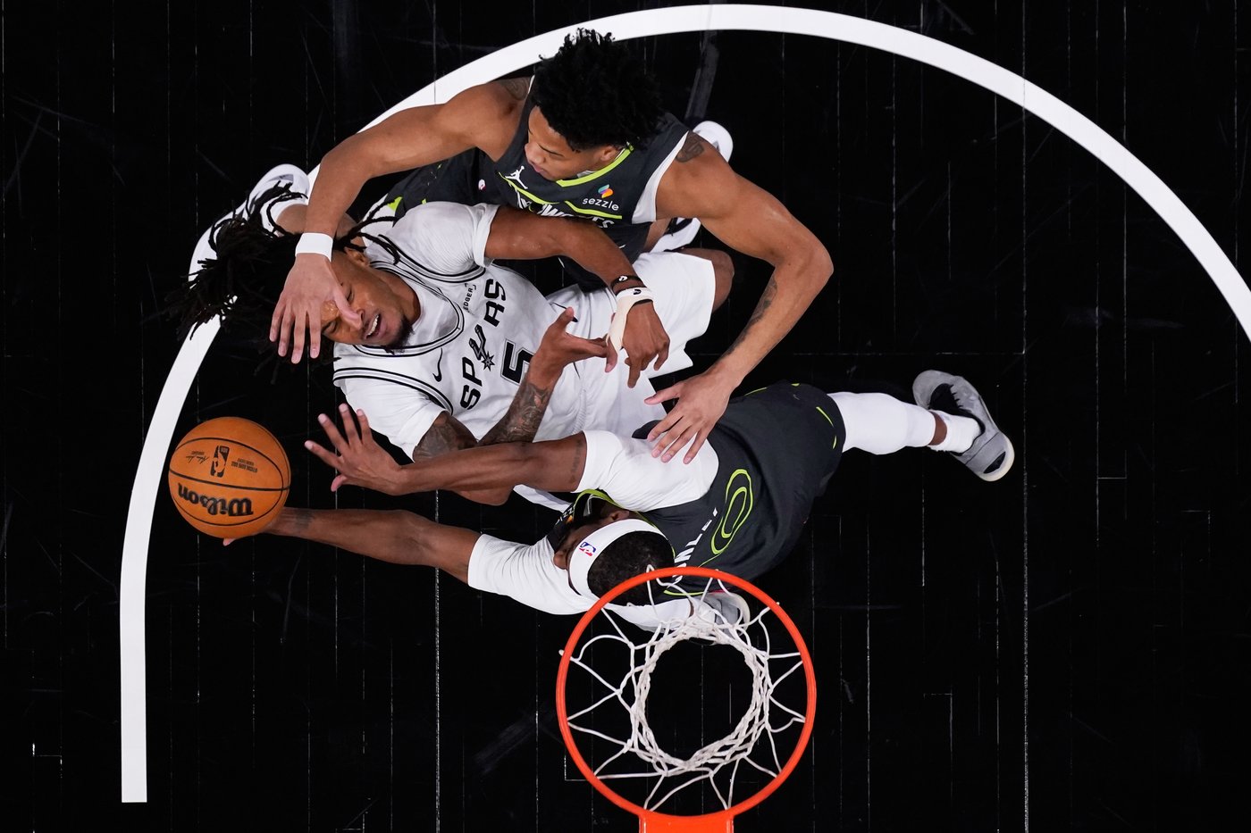 Wembanyama and Spurs rebound to hand Timberwolves largest postseason defeat, 133-95, to even series | iNFOnews.ca