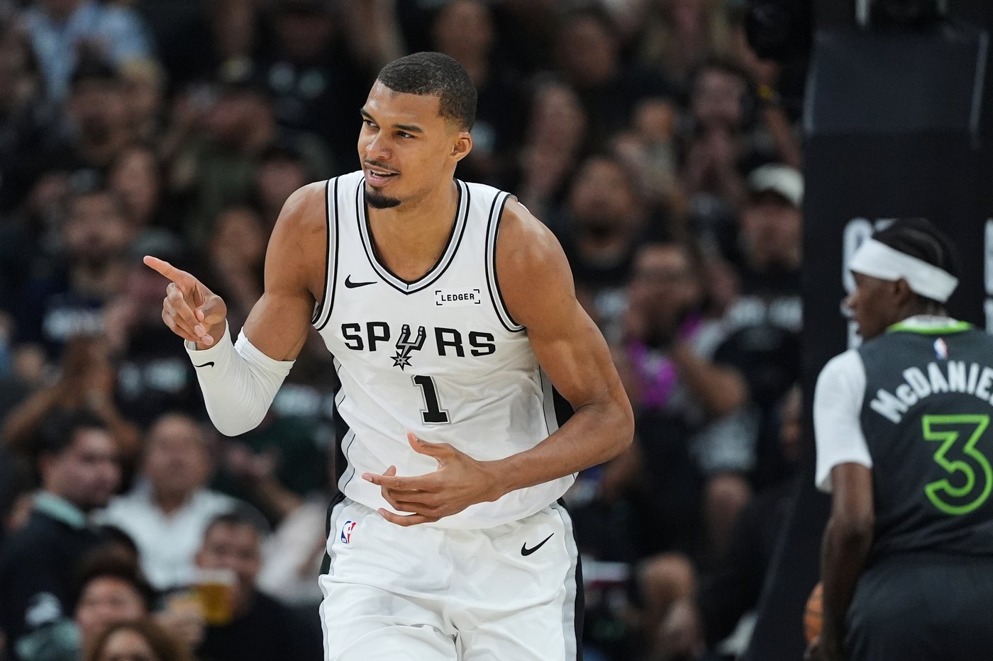 Wembanyama and Spurs rebound to hand Timberwolves largest postseason defeat, 133-95, to even series | iNFOnews.ca
