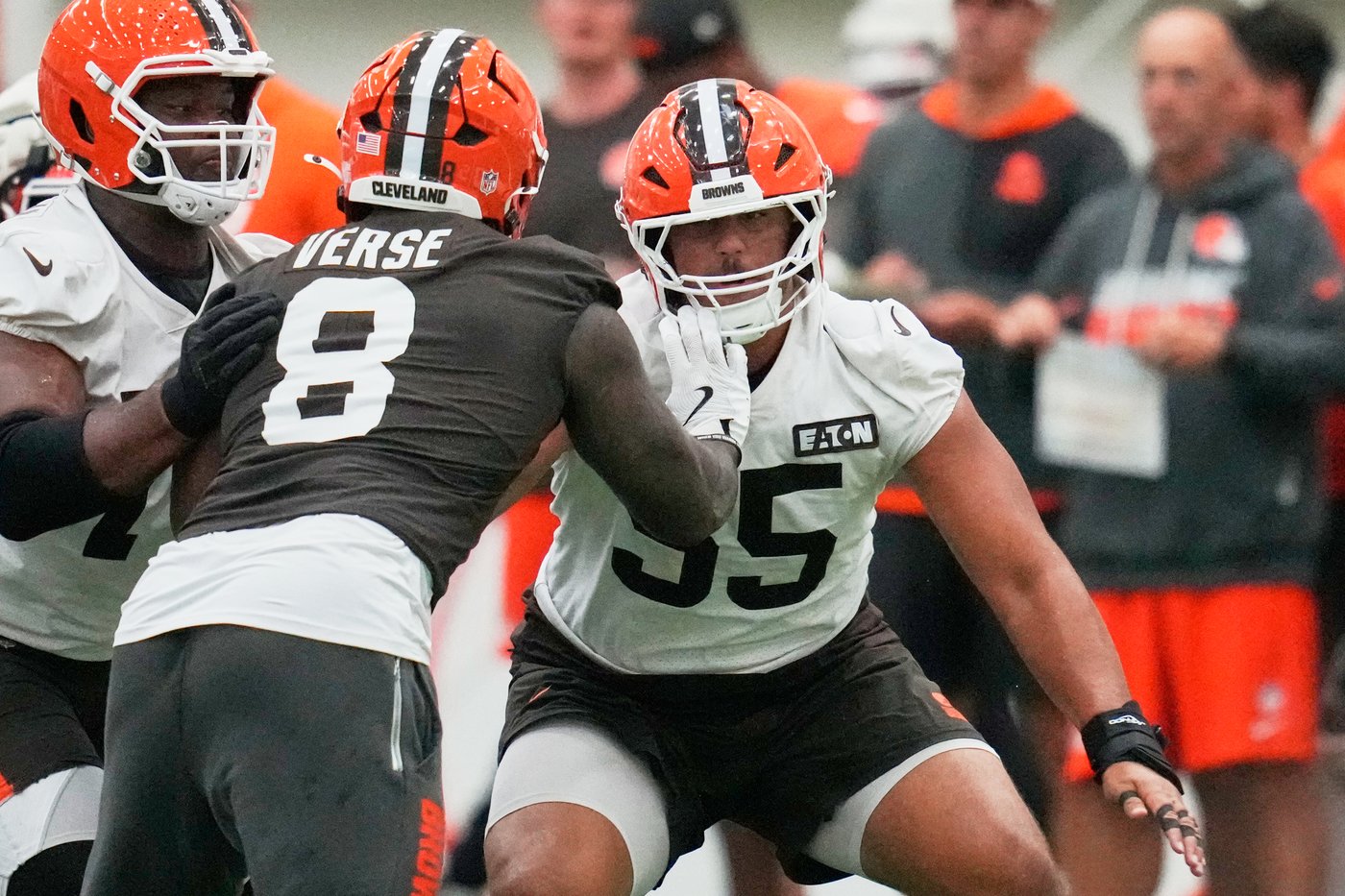 Browns rookie Spencer Fano nails down starting left tackle job after scuffle with Jared Verse | iNFOnews.ca Browns rookie Spencer Fano nails down starting left tackle job after scuffle with Jared Verse | iNFOnews.ca