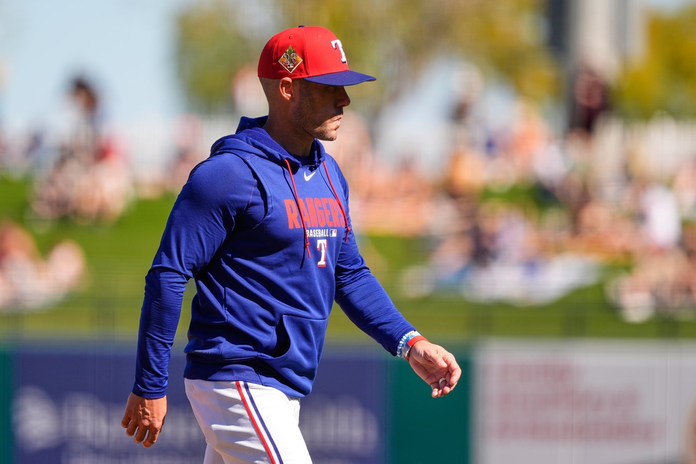 Rangers rookie pitcher finds out he made the team during a mound visit from manager | iNFOnews.ca