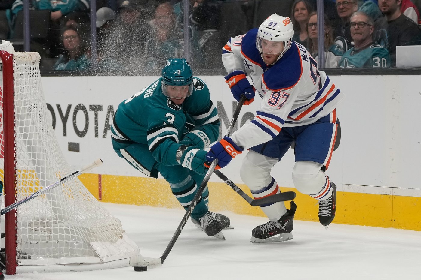 Sharks edge Oilers 5-4 to snap five-game winless streak | iNFOnews.ca Sharks edge Oilers 5-4 to snap five-game winless streak | iNFOnews.ca