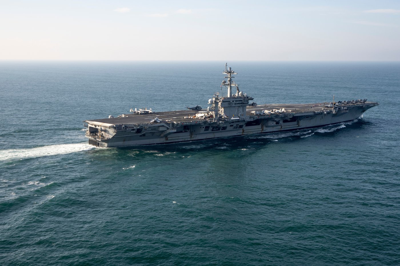 New aircraft carrier heads toward Mideast after reports of issues on long-deployed USS Lincoln | iNFOnews.ca