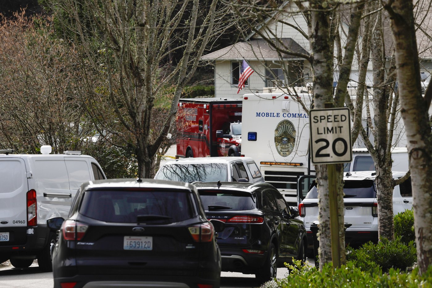 Man fatally stabs 4 people in Washington state as deputies head to serve him a restraining order | iNFOnews.ca