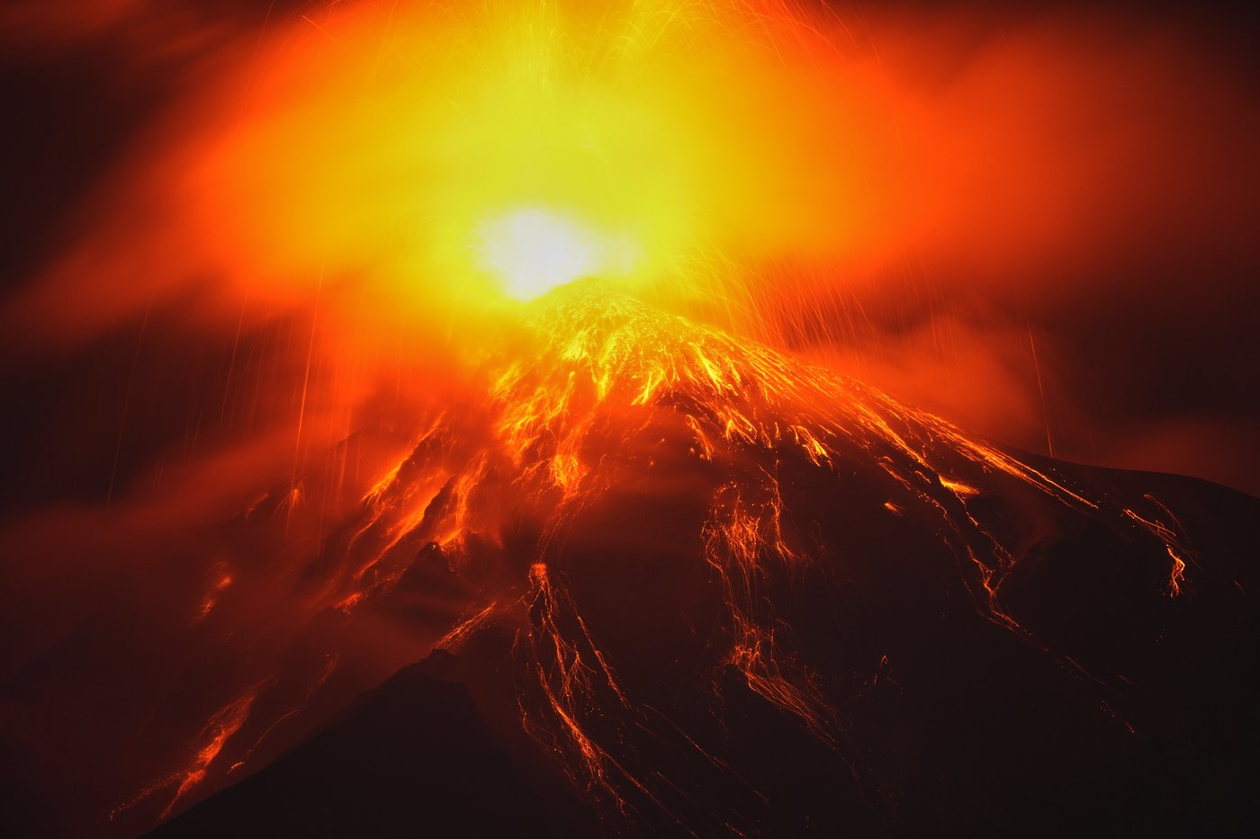 Guatemala evacuates communities after Fuego volcano erupts, in photos | iNFOnews.ca