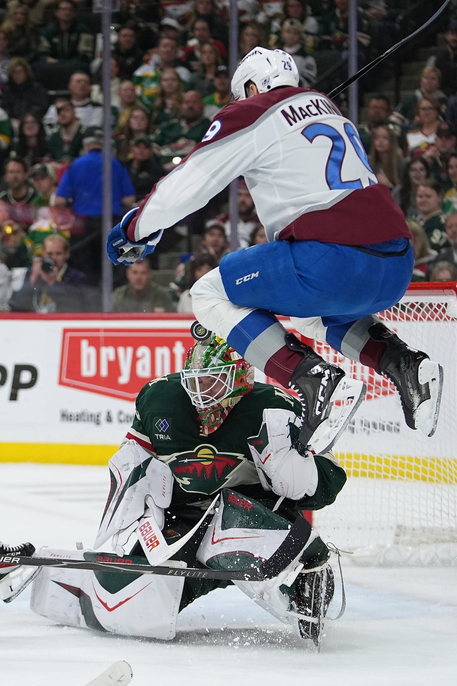 Kaprizov gets the Wild going with a goal and two assists in a 5-1 win to hand the Avs their 1st loss | iNFOnews.ca