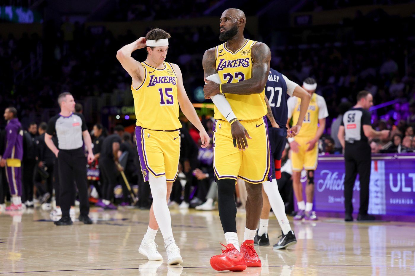 With Luka Doncic suspended, LeBron James' triple-double powers Lakers to 120-101 win over Wizards | iNFOnews.ca
