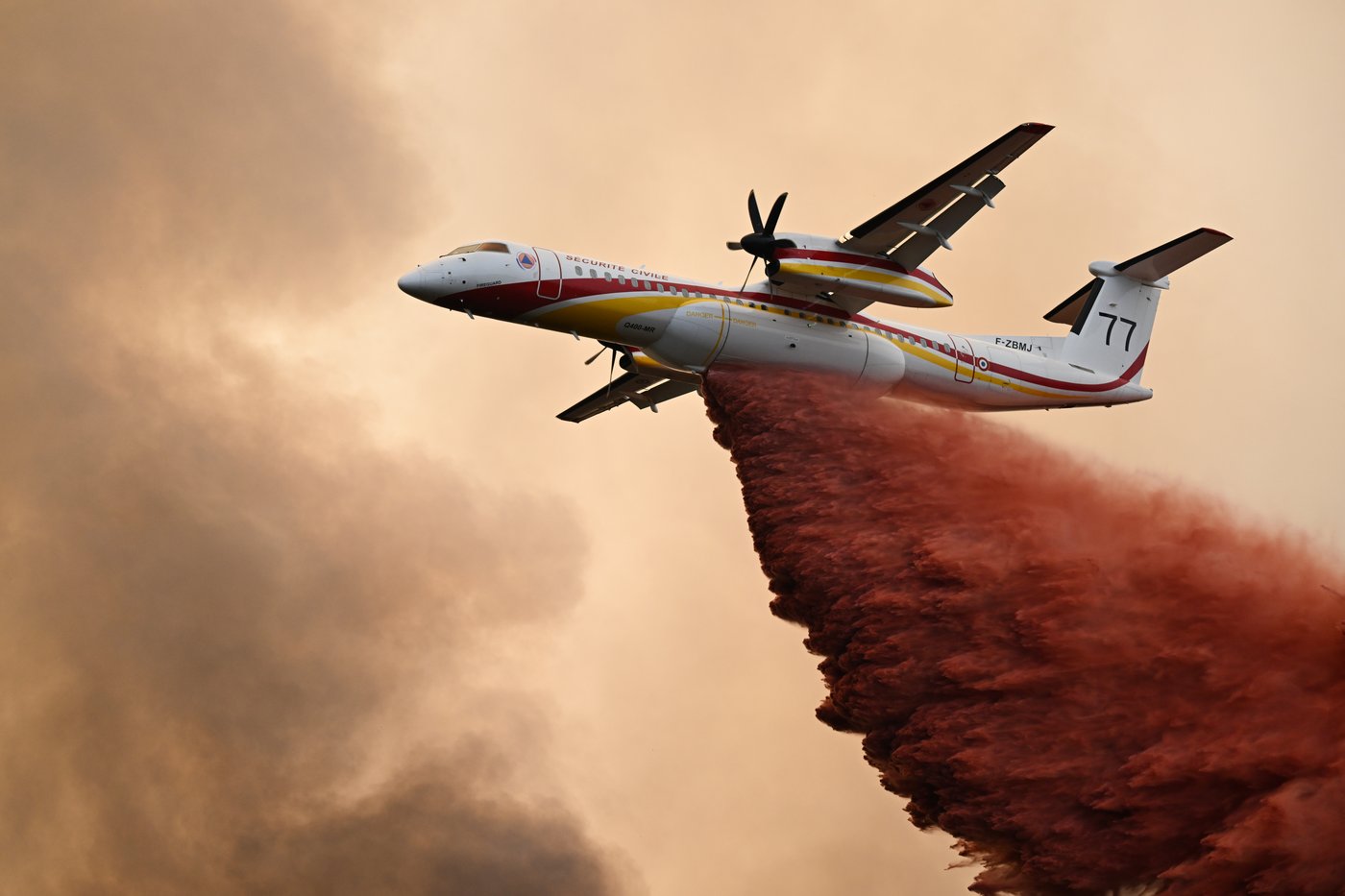France orders 4,000 more evacuated as fires displace a third of a million across southwest Europe | iNFOnews.ca
