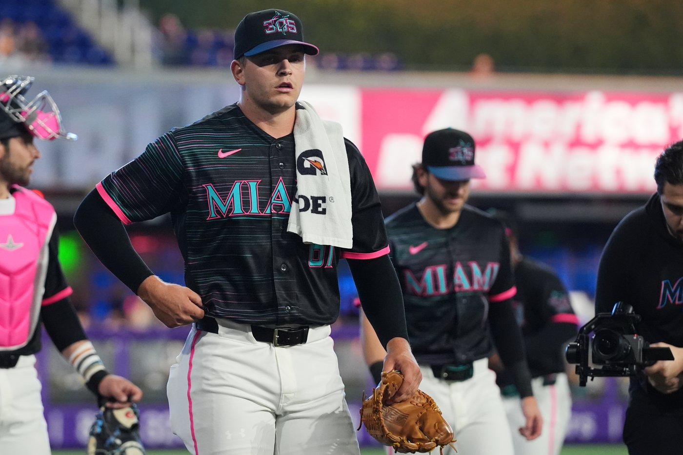 Marlins put No. 2 pitching prospect Snelling on IL | iNFOnews.ca