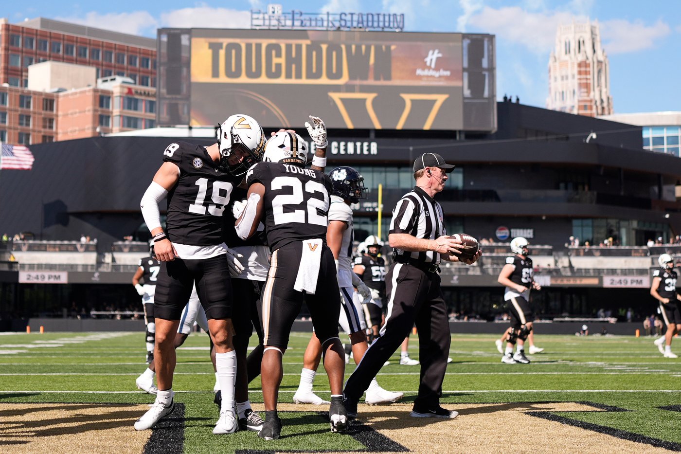 A 5-star flip, a veteran in Tim Beck’s system and no quick QB call at Vanderbilt | iNFOnews.ca